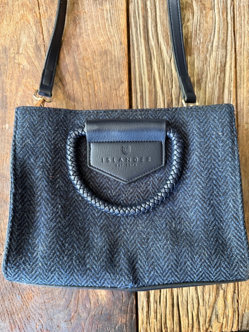 Islander The Aran Tote Crossbody Clutch Harris Tweed in Navy Herringbone - Picture 2 of 12